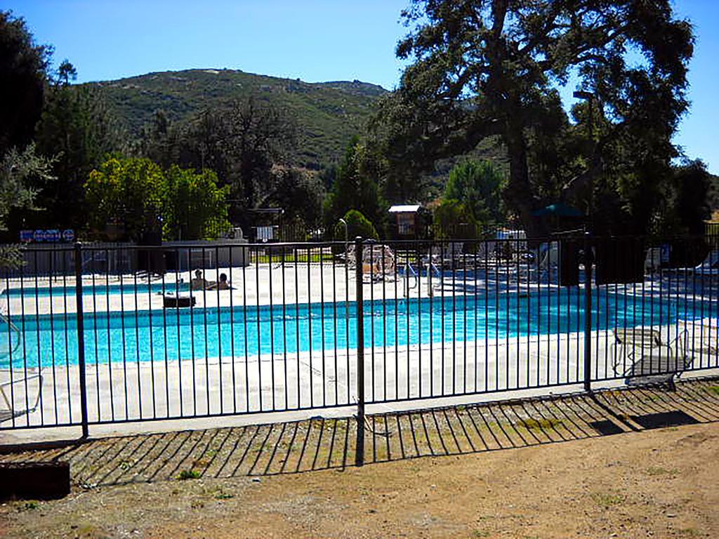 Oakzanita Springs Camping Resort Cottage 3 Descanso Esterno foto
